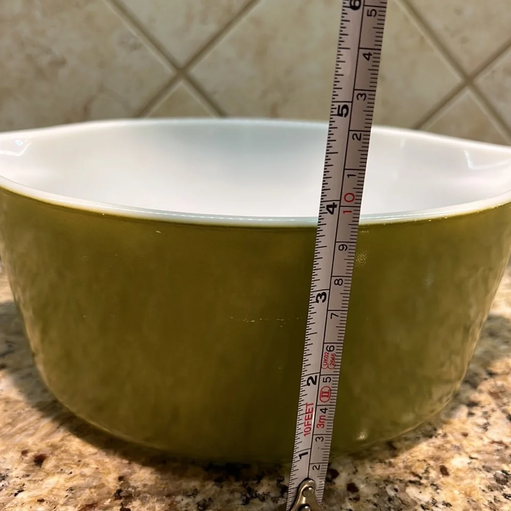 PYREX Verde green #475 2.5 quart casserole dish